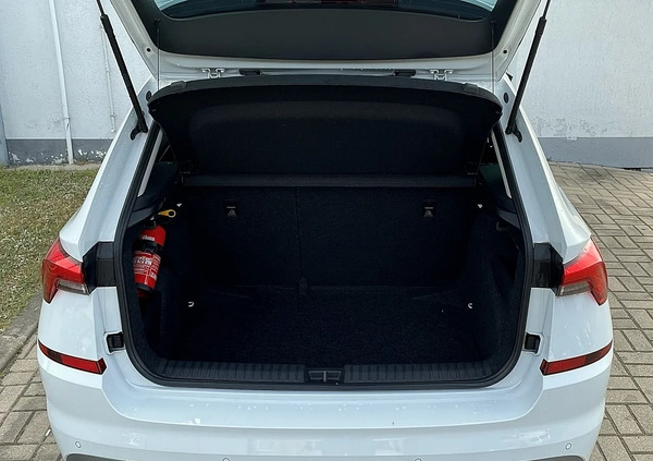 Skoda Kamiq cena 87900 przebieg: 24006, rok produkcji 2021 z Nieszawa małe 121